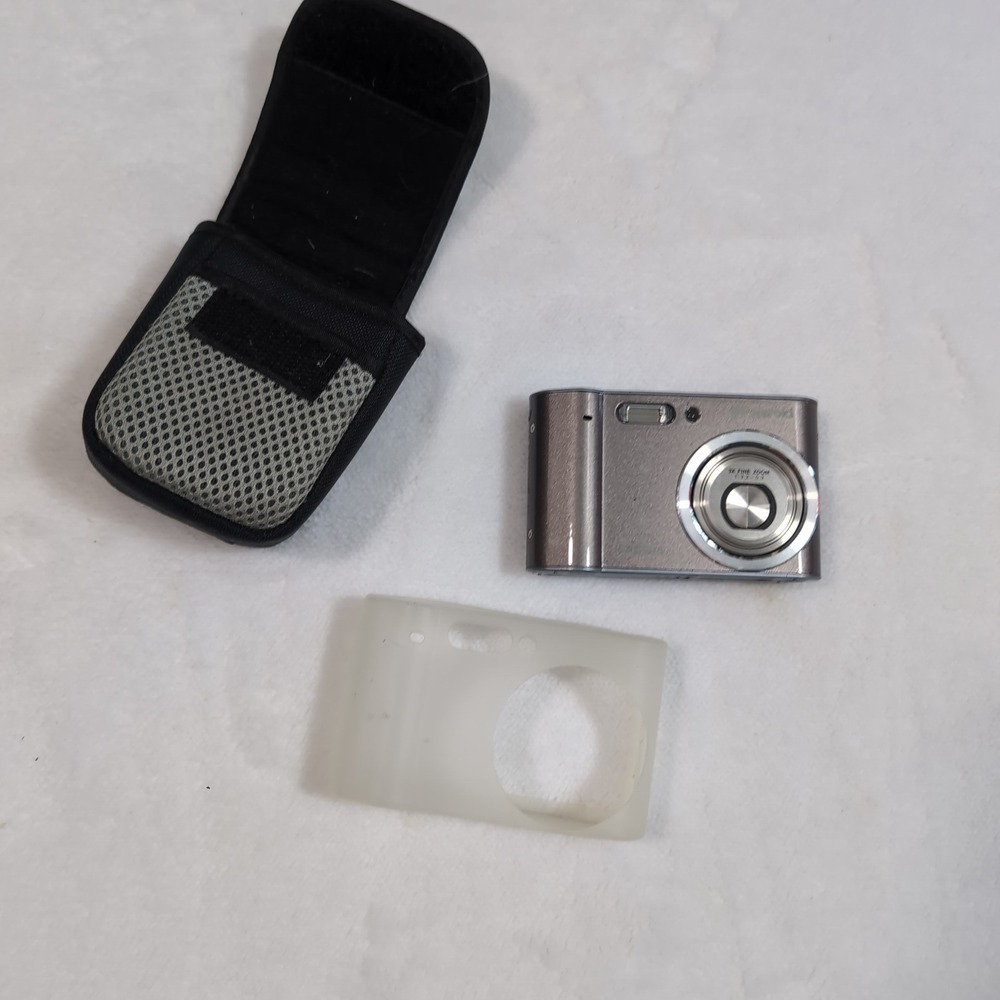 Polaroid m737t Digital Camera Gray 7.0MP 3x Zoom Retro Digicam Case Battery SD